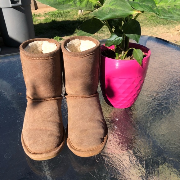 BearPaw Other - Tan suede Bearpaw boots, size Y13